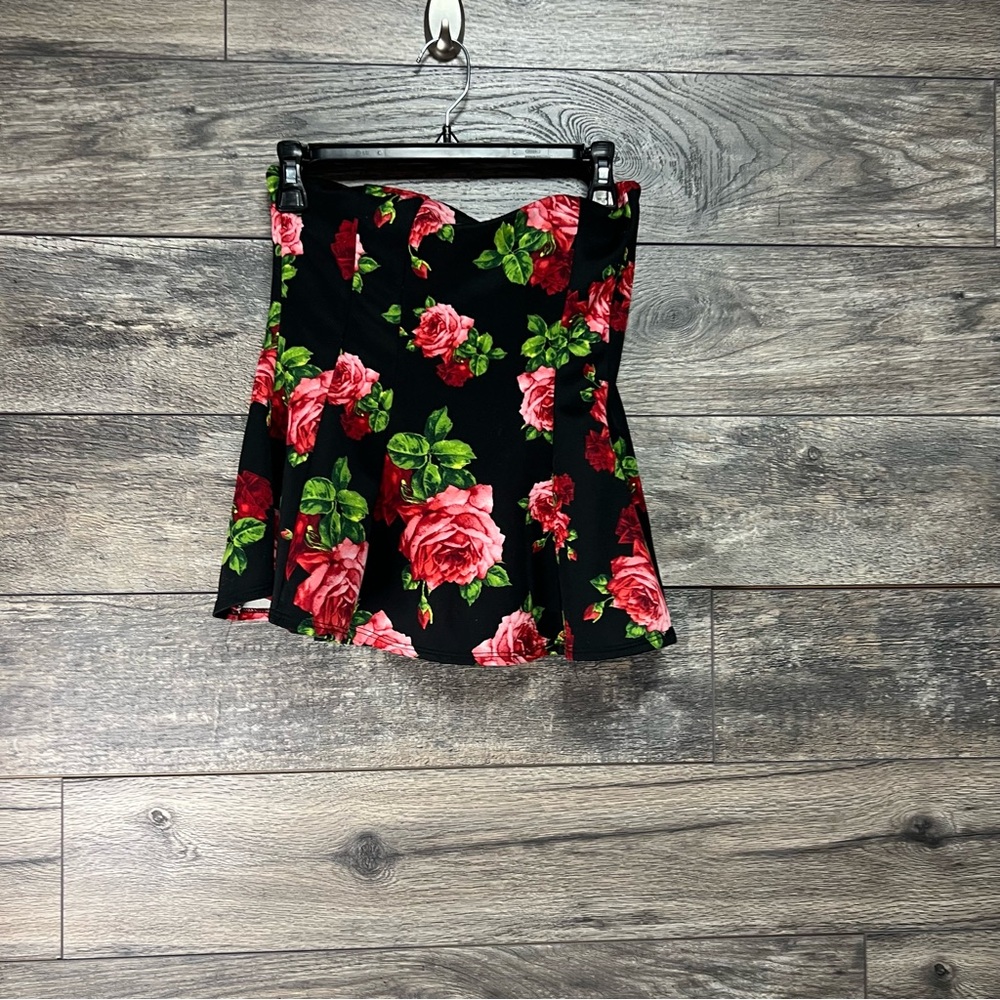 Fashion Dazzle Floral Black Strapless Top